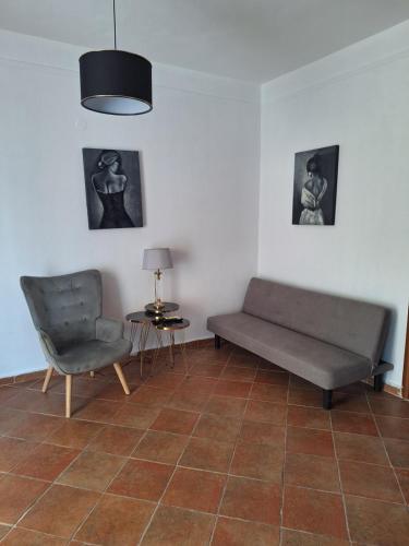 Gallery image of Central House - Perea in Perea