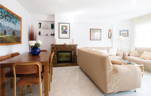 Posezení v ubytování Awesome Home In Santa Susanna With Wifi