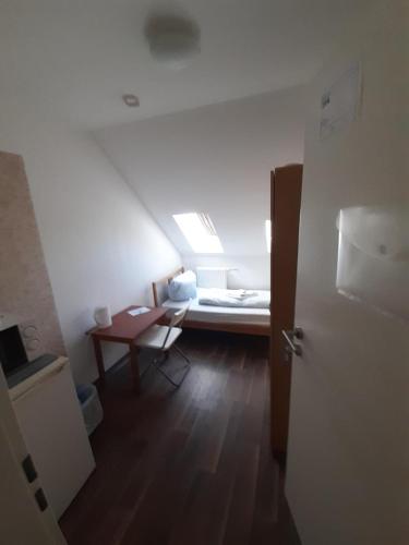 Katil atau katil-katil dalam bilik di 2-Rent Group Hostel Rooms&Apartments EVE168