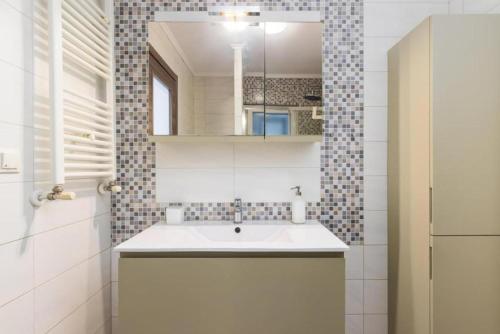 Central 2BR Gem with Fun Decor & Scenic Views