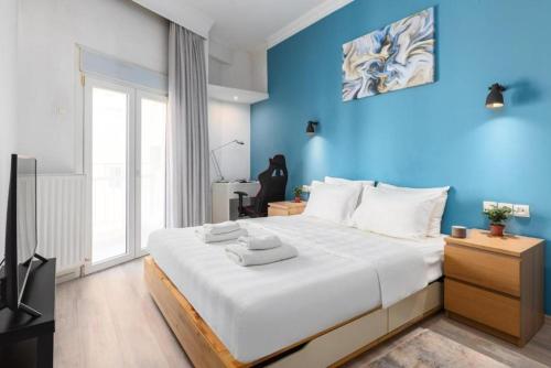 Central 2BR Gem with Fun Decor & Scenic Views