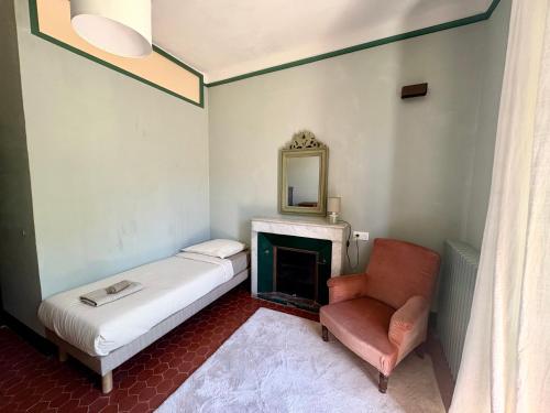 Photo de la galerie de l'établissement Villa Magdala-Chambre d'hôte-Suite bassin, à Hyères