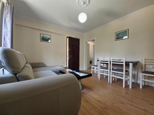 Istumisnurk majutusasutuses Mandi Apartament
