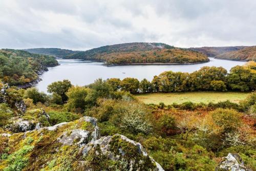 a view of a river in the hills at Le paradis perdu in Mur-de-Bretagne