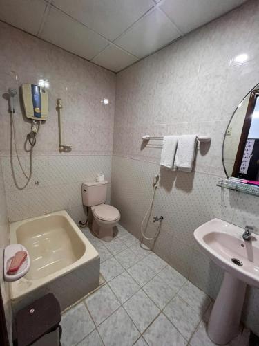 Ένα μπάνιο στο Anh Hào Hotel