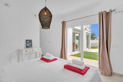 Villa Banus - Luxury 6 Bed by Finest Rentals