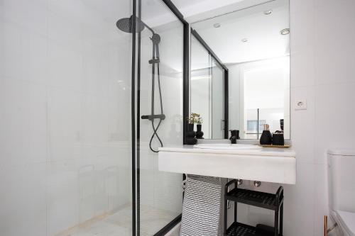 Ένα μπάνιο στο Dúplex Modernos en Alcobendas