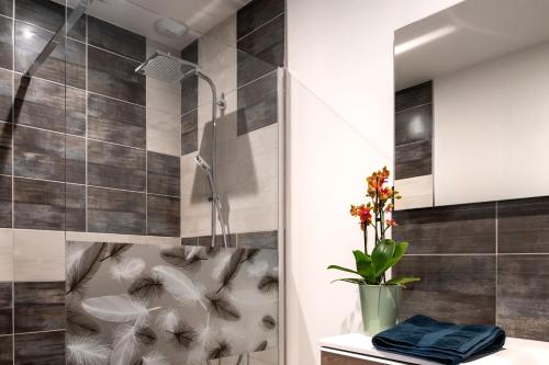 Bilik mandi di appartement LE MONCEY