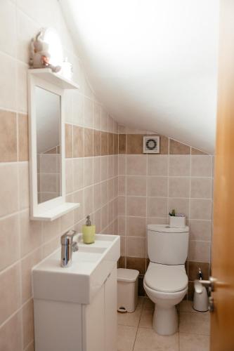 Ένα μπάνιο στο Leah's Deluxe Villa