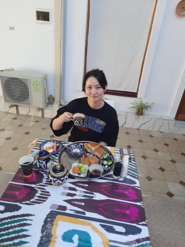 Jídlo v hostelu nebo okolí