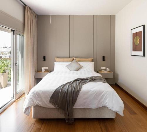 Elegant Mountain-view Apartment next to seaside