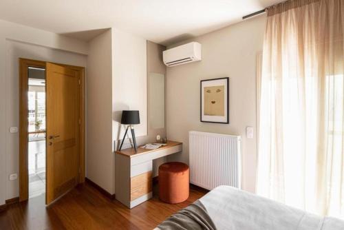 Elegant Mountain-view Apartment next to seaside