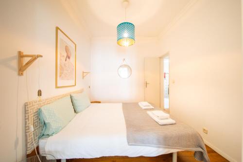 Spacious 2 bedroom Apt with large living room Lisbon
