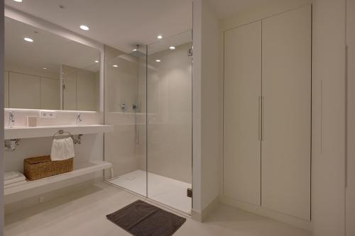 HigueronWest217 Stunning Sea Views 2 Pools