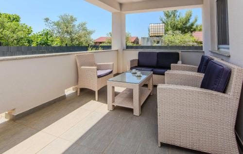 2 Bedroom Lovely Apartment In Vir