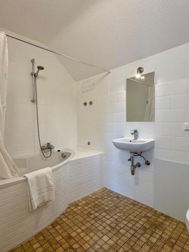 Ein Badezimmer in der Unterkunft kleine und charmante Monteurs Unterkunft C