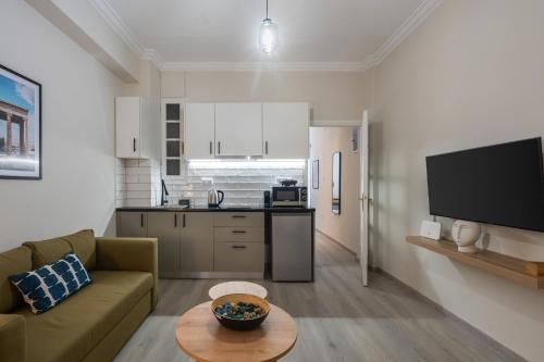 1BR Apt with Backyard in Plaka 10 From Acropolis