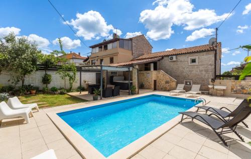 Beautiful Home In Prhati