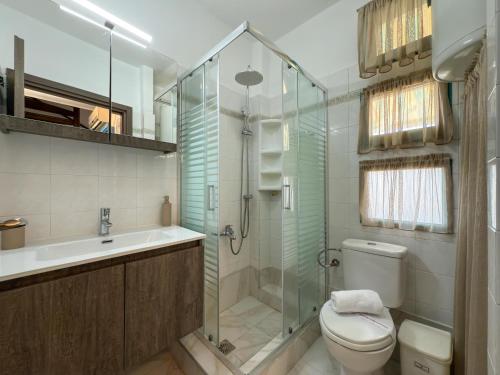 Emerald Seaside Apartment In Pefkohori