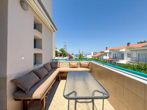 Emerald Seaside Apartment In Pefkohori