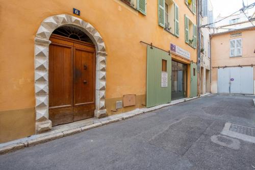 Élégance au Cœur du Vieil Antibes 2 Chambres climatisation 6 personnes photo 16