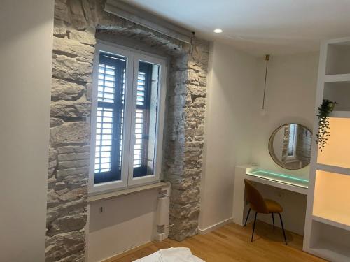 Cozy Colosseum Corner Apartment