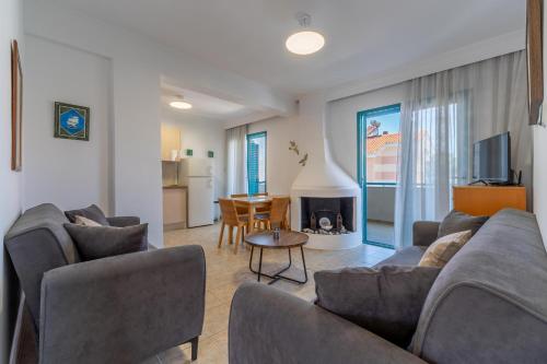 Emerald Seaside Apartment In Pefkohori