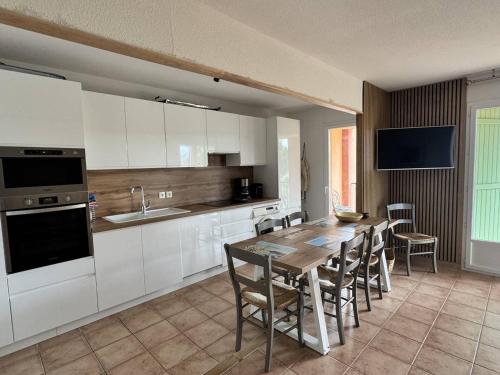 T3 avec Piscine, Clim et Terrasse - 6 pers. - FR-1-768-39