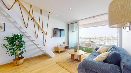 Magnifique appartement avec vue exceptionnelle sur le Port , dernier étage terrasse parking