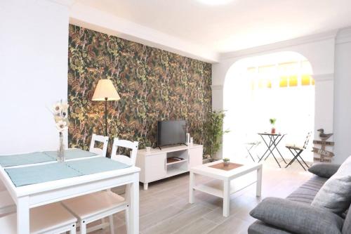 "El REBALAJE"Parking playa 550 m centro 1,8km