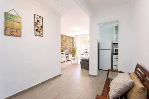 El Rebalaje - Pet-Friendly 3-Bedroom Apartment for 6 on the 9th Floor with Lift - Near Metro and Beach