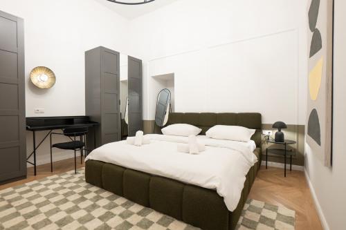Spacious 3BR Escape with Sauna and Billiard
