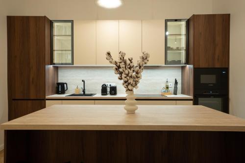 Spacious 3BR Escape with Sauna and Billiard