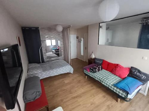 Posteľ alebo postele v izbe v ubytovaní Studio charmant à Clermont-Ferrand, 31 m²
