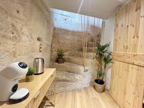 Ένα μπάνιο στο Splendide appartement troglodyte à 5 min du centre