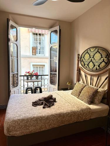 Beautiful Flat Near Plaza Merced