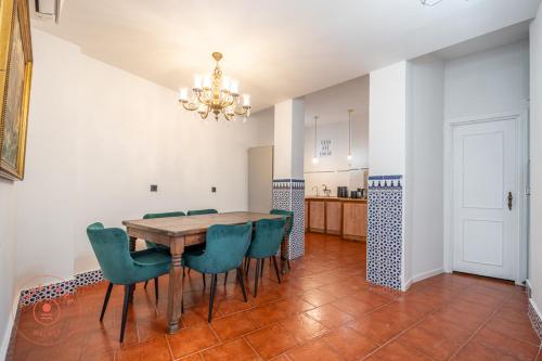 Beautiful Flat Near Plaza Merced