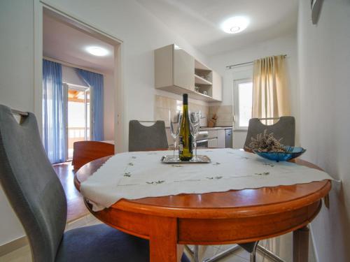 Apartment Olga-4 by Interhome