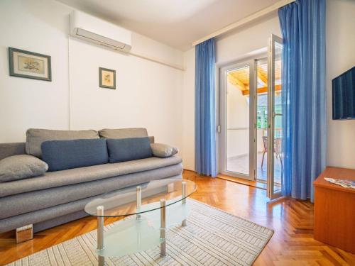 Apartment Olga-4 by Interhome