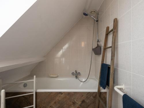 Bilik mandi di Apartment Belle Vue Mer by Interhome