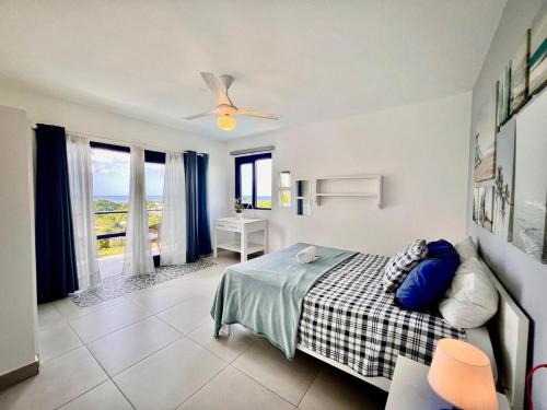 Postel nebo postele na pokoji v ubytování Private Villa with Pool & Ocean Views Las Terrenas