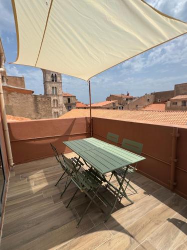 Duplex pour 2 à 6 personnes avec terrasse en plein cœur de la citadelle de Bonifacio