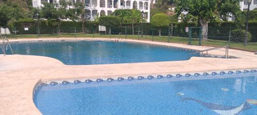 Le Corbusier Pool AC Parking Benalmádena Andra