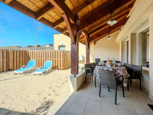 Μπαλκόνι ή βεράντα στο Holiday Home La Chapelle by Interhome