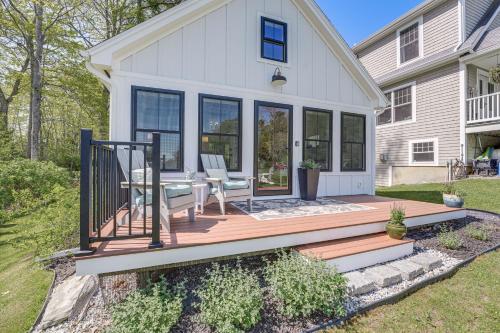 Zahrada ubytování Oceanfront Studio with Private Dock in Harpswell!