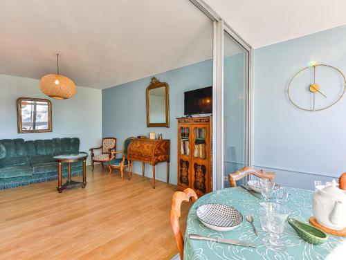 Posedenie v ubytovaní Les Salines - Appartement - Gare des Sables