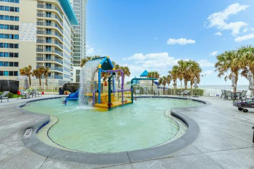 Bazén v ubytování -New Listing!- Stunning 2BR condo with Private Oceanfront Balcony at The Wyndham Ocean Walk Resort nebo v jeho okolí