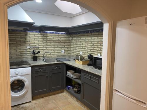 Kuchyň nebo kuchyňský kout v ubytování APARTAMENTOS LUZ DE LA BAHÍA SUR CADIZ San Fernando