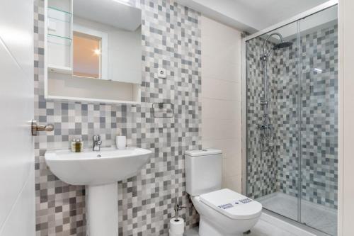 Modern Refurbished-1Bed 1.5Baths-DeliciasAtocha