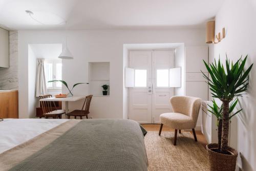 Alfama Regal Suites